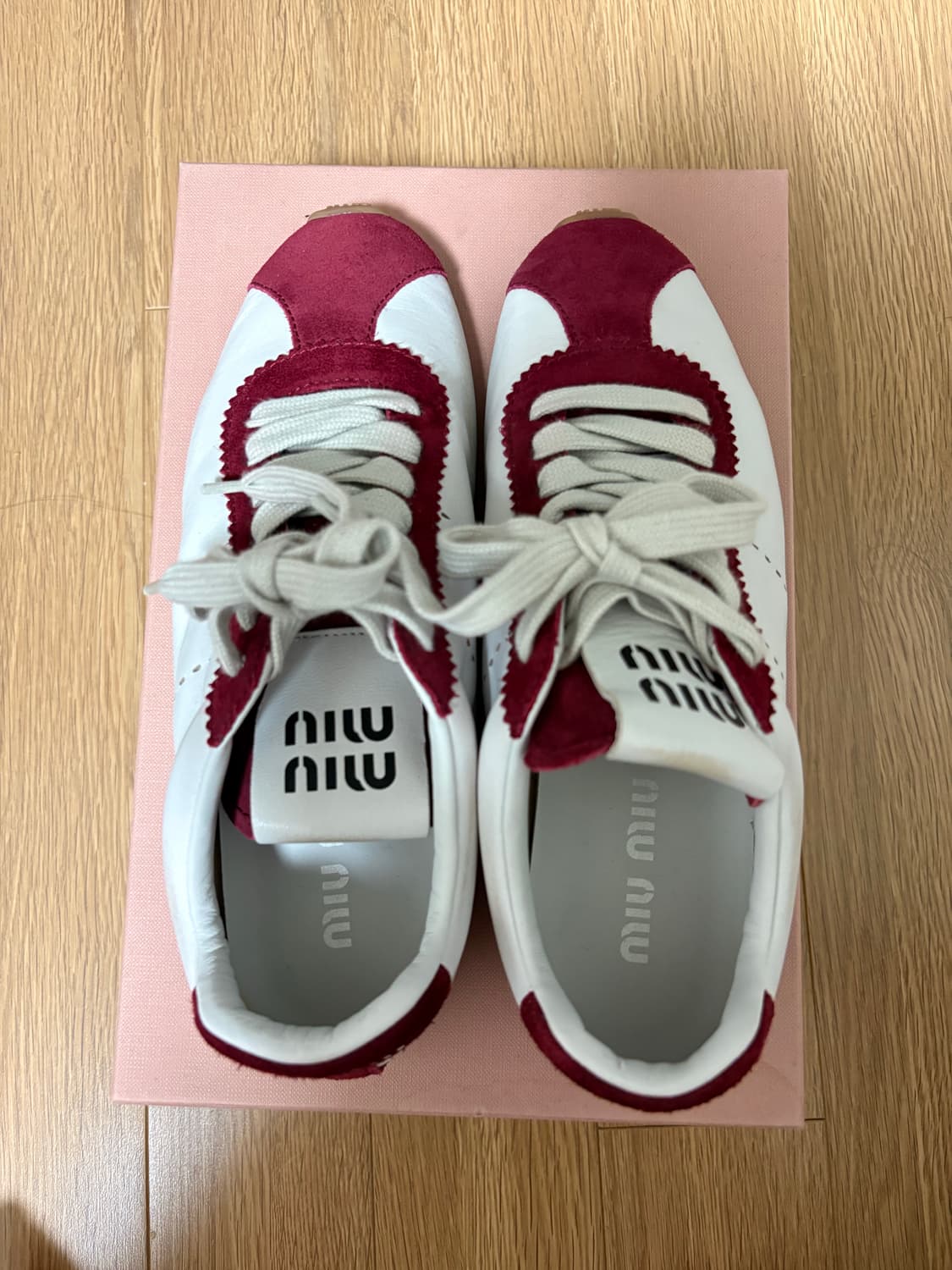 미우미우 플룸 스웨이드 250 상품이미지1