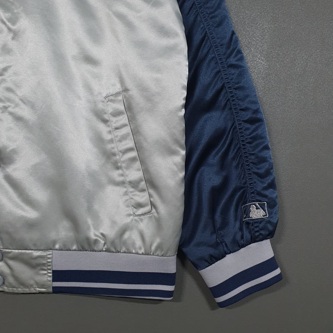 [L] MLB 00s 대장급 희귀 뉴욕 양키즈 바시티 새틴 스타디움 자켓 상품이미지4