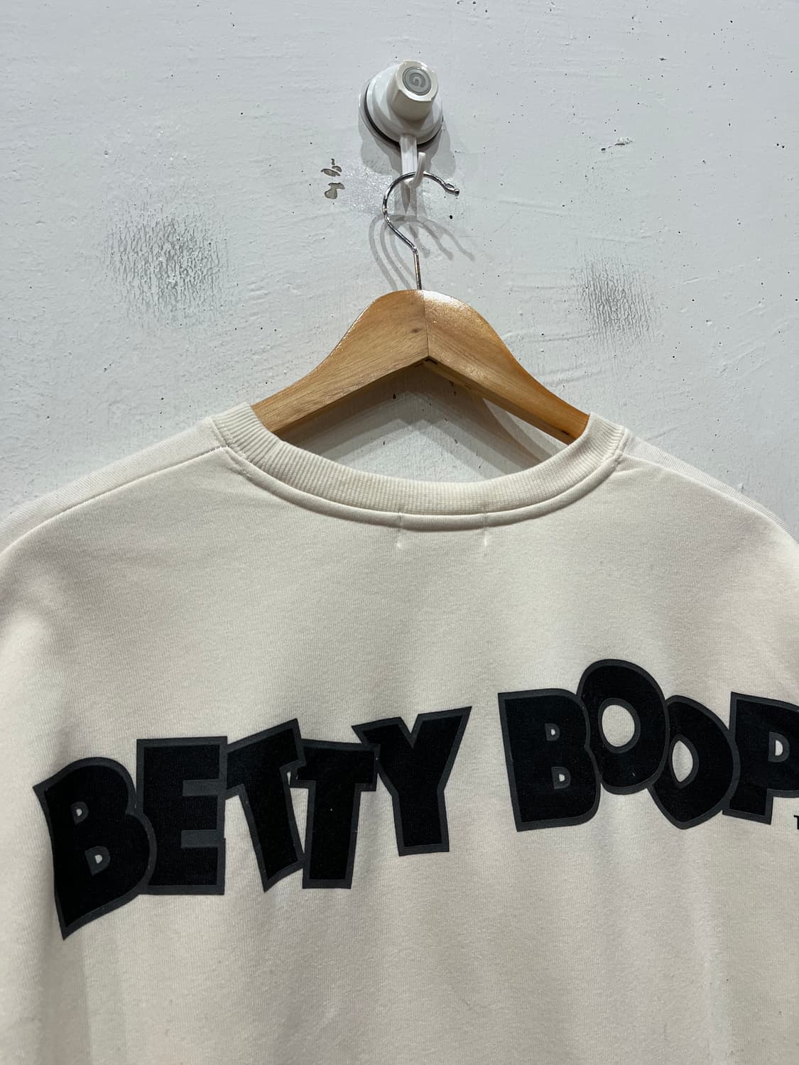 베티붑 맨투맨 스웻셔츠  상품이미지4