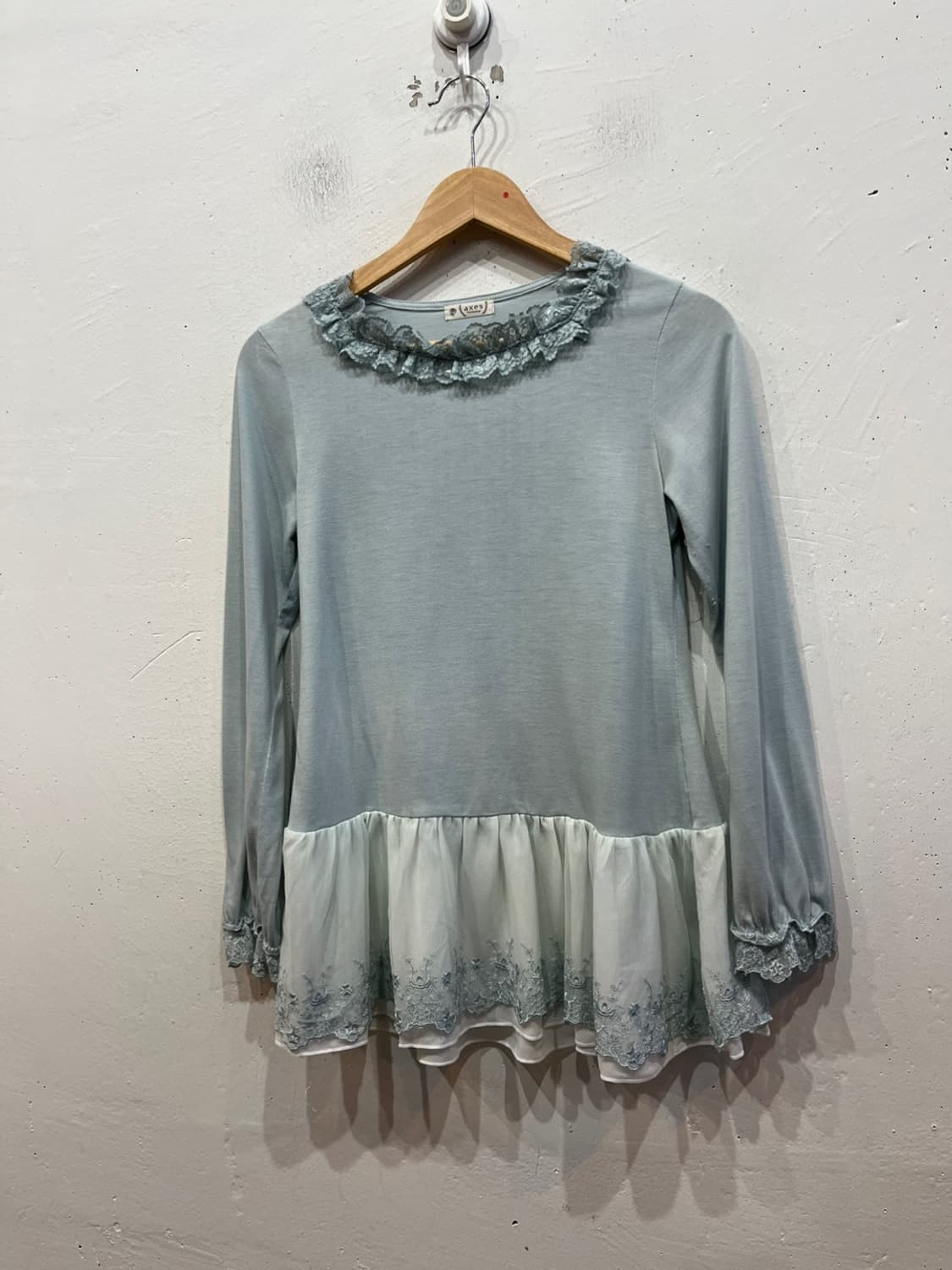 액시즈팜 레이스 프릴 블라우스 상품이미지1