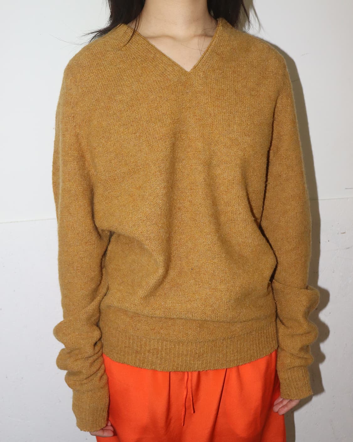 르메르 18AW 머스타드 울 브이넥 니트 상품이미지3