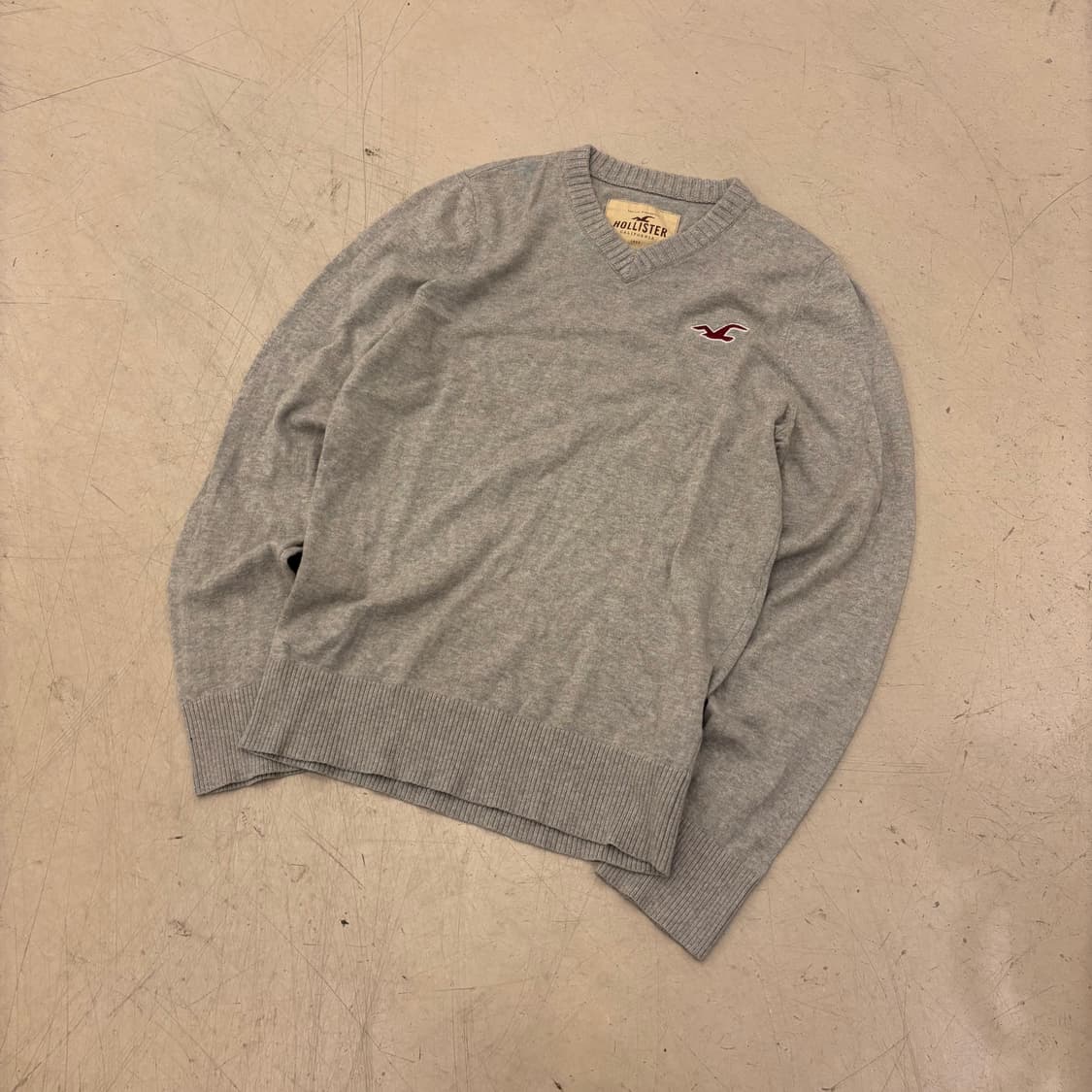 홀리스터 브이넥 그레이 니트 상품이미지1