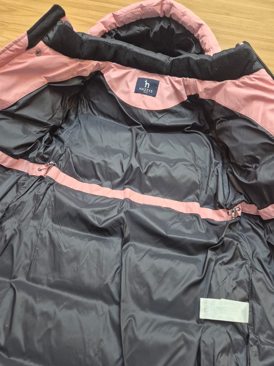 헤지스 키즈 핑크 롱패딩, 사이즈는 145입니다. 엉덩이 덮는 기장이라  상품이미지7