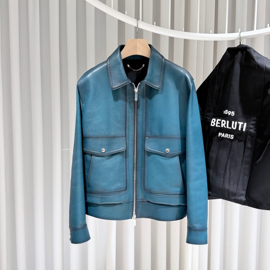 (S+/50) / 벨루티 파티나 송아지 가죽 블루 레더 자켓 상품이미지1