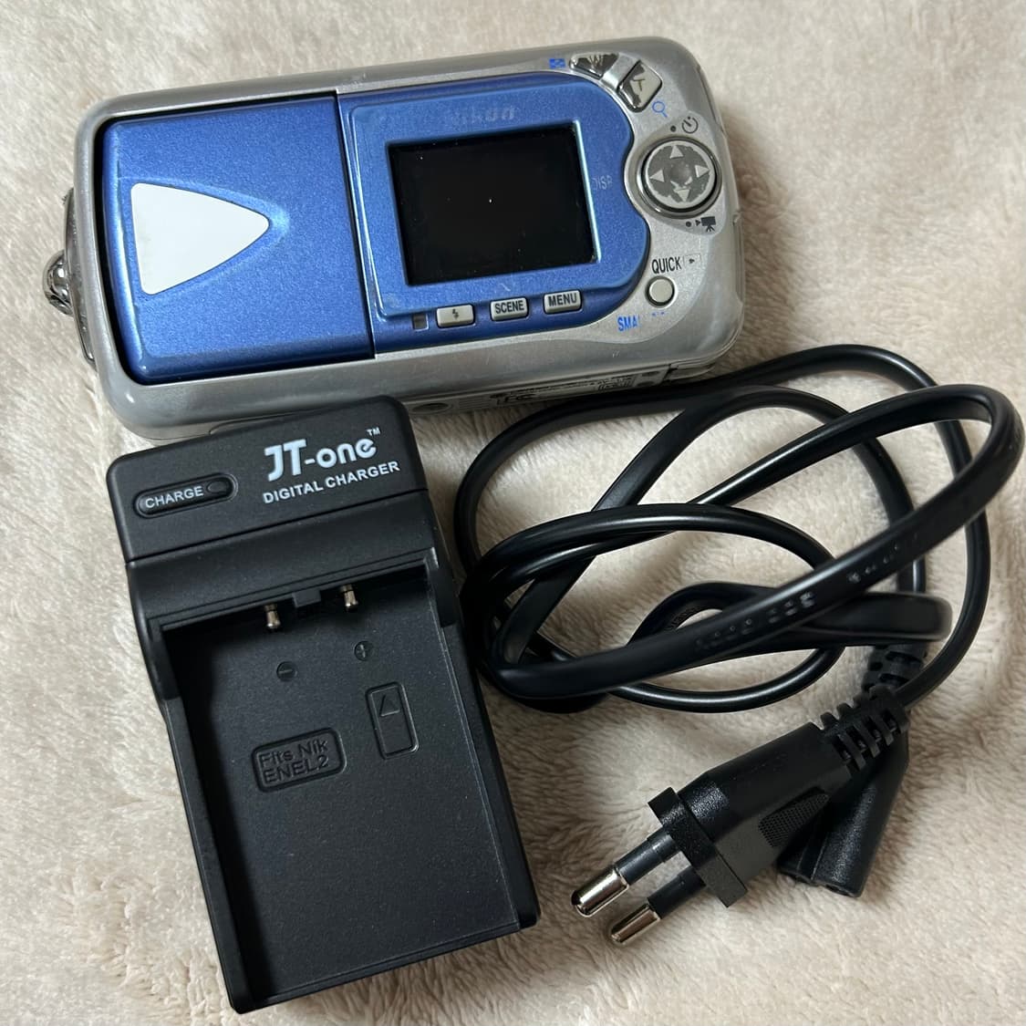 니콘 쿨픽스 2500 빈티지 셀카 디카 황조지 카메라 상품이미지2