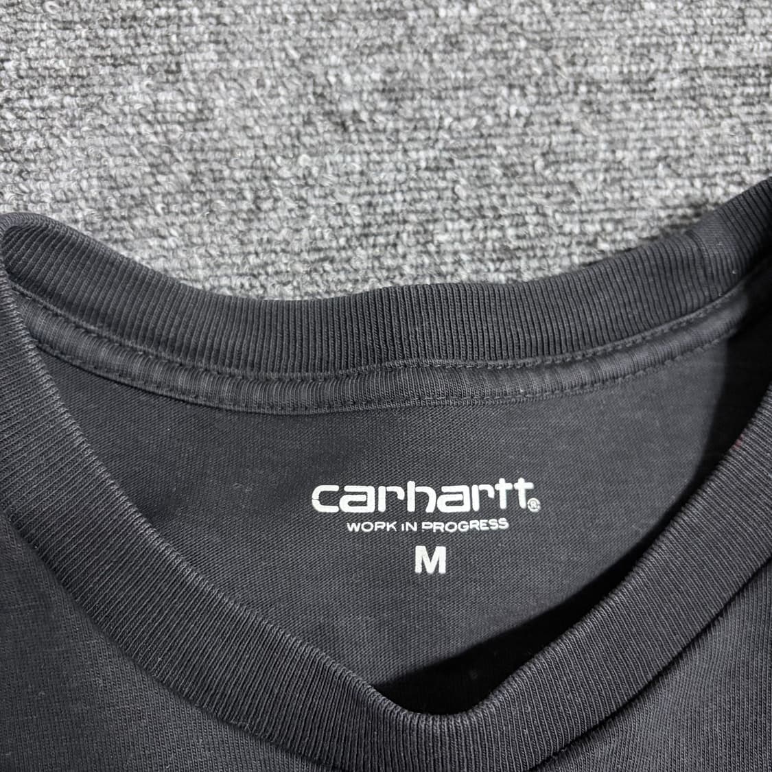 칼하트 WIP 체이스 반팔티 상품이미지3