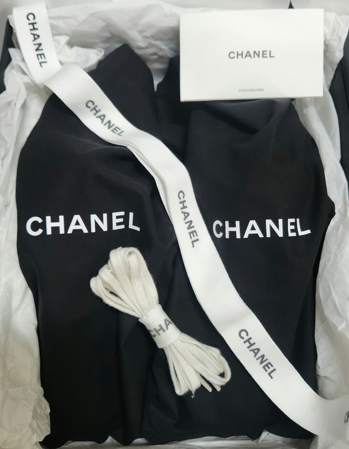 [정품]샤넬 스니커즈 운동화 클래식 퀼팅 레터링 블랙/아이보리 39.5  상품이미지9