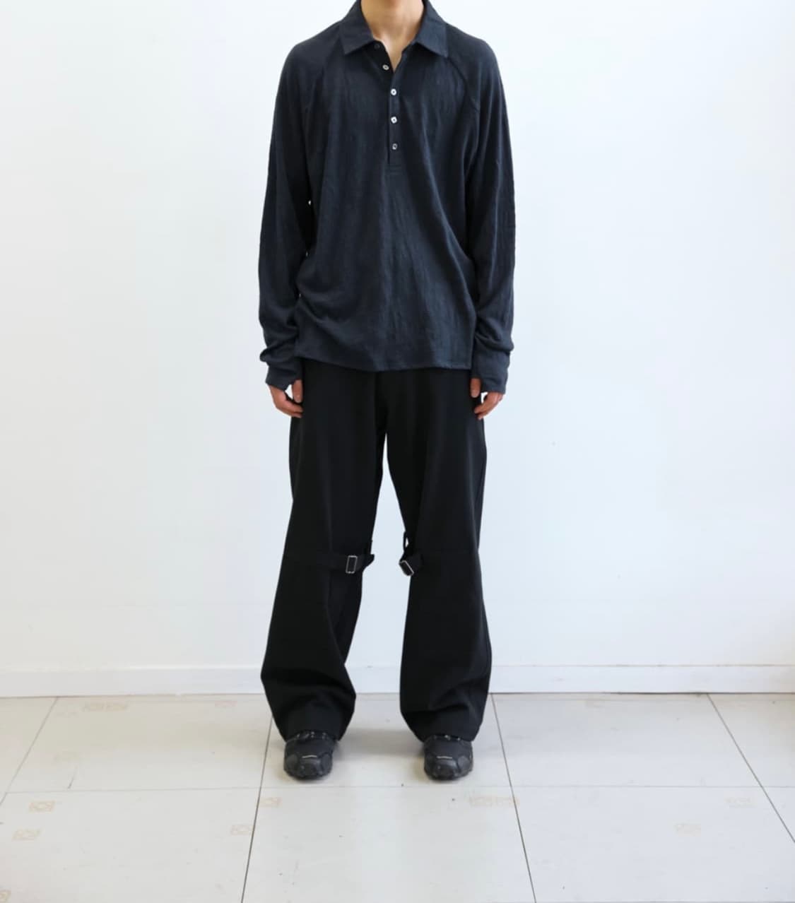 해칭룸 폴로티 블랙 상품이미지3