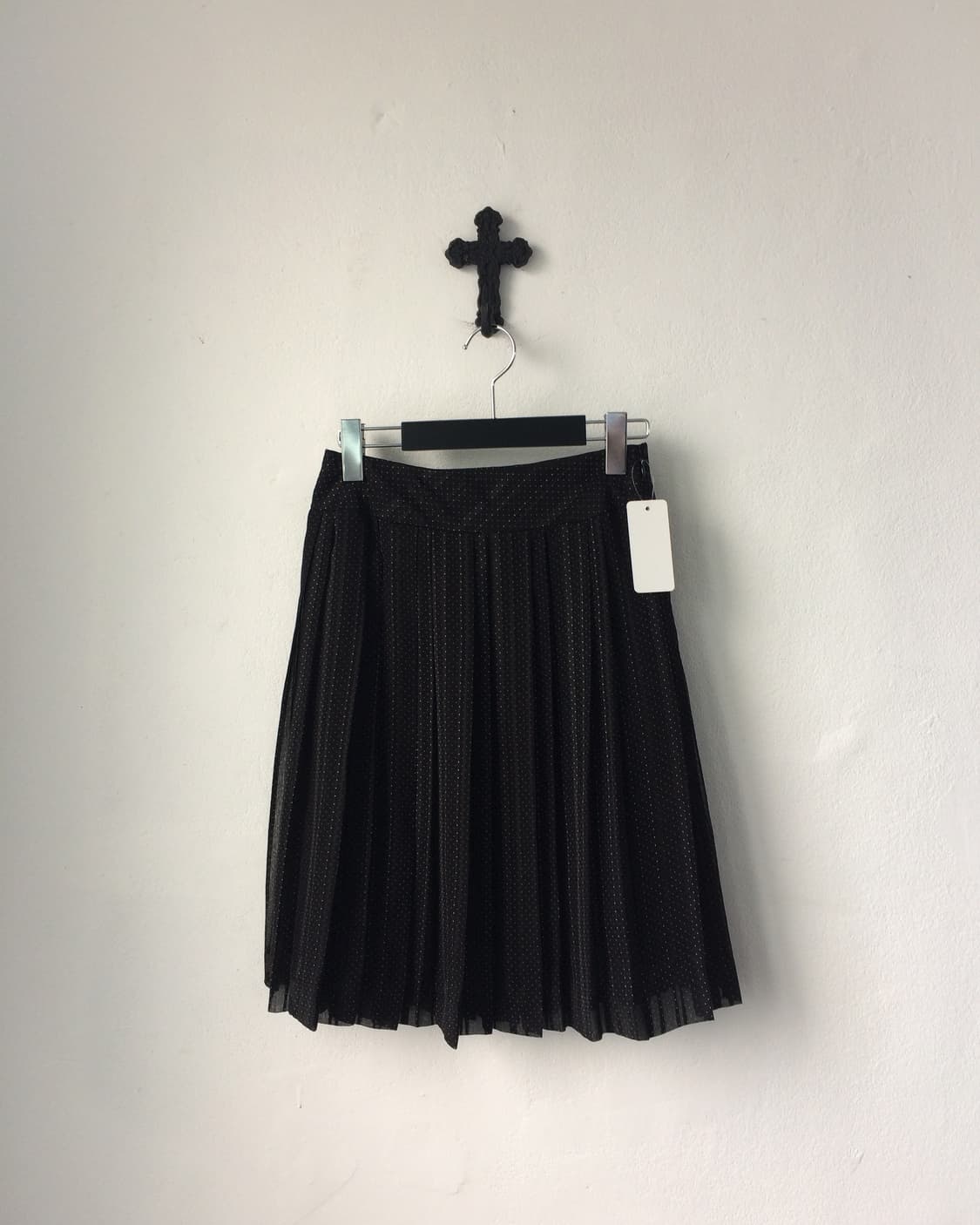 Dot pattern pleats midi skirt 상품이미지1