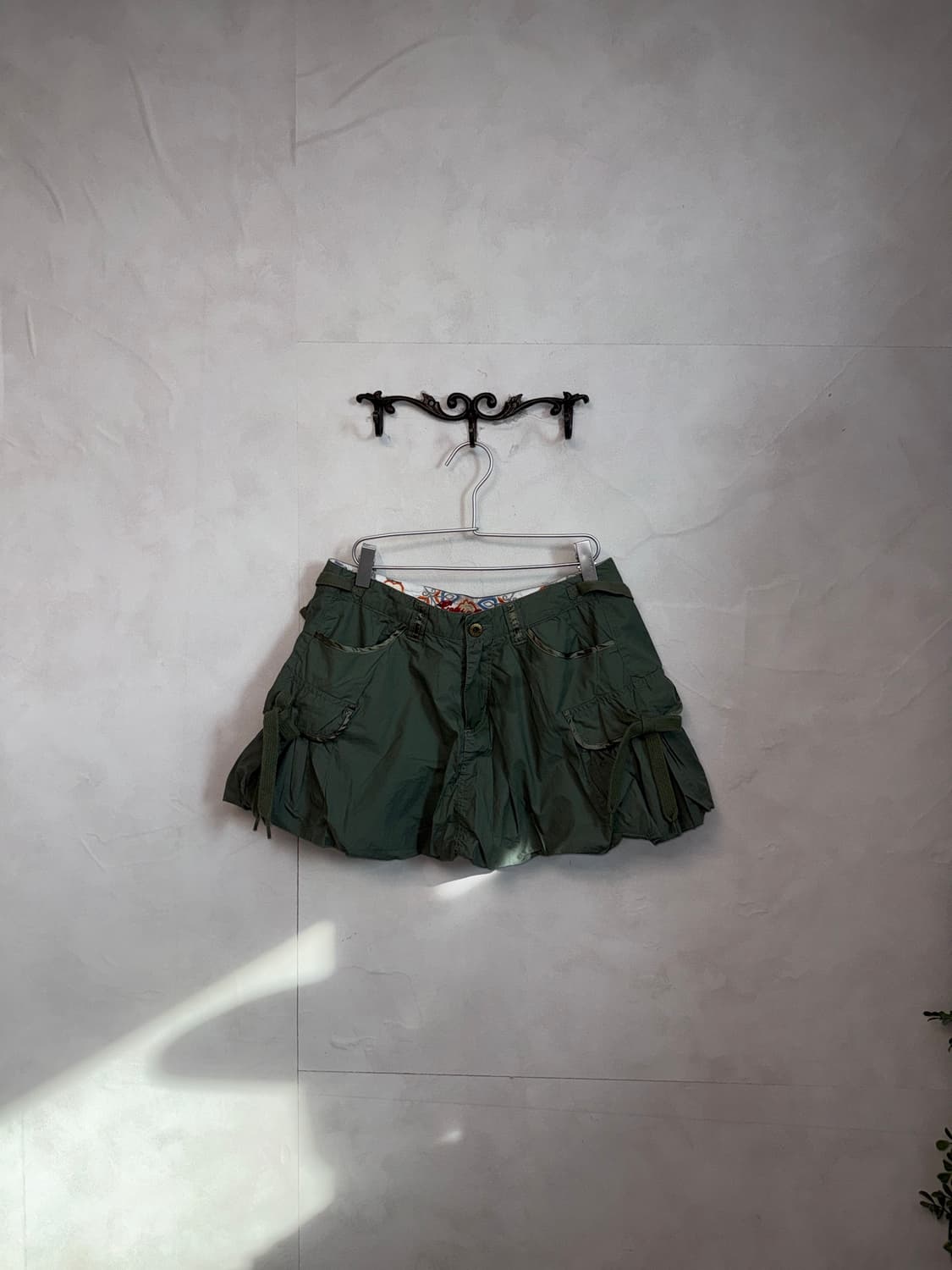 Guess mute khaki balloon pocket skirt 상품이미지1