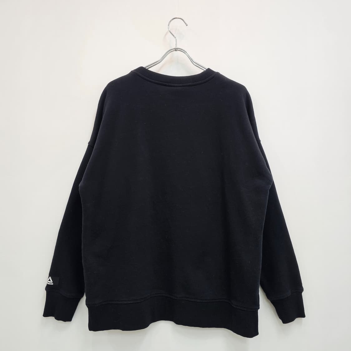 리복 블랙 맨투맨 기모 스웻셔츠 상품이미지5