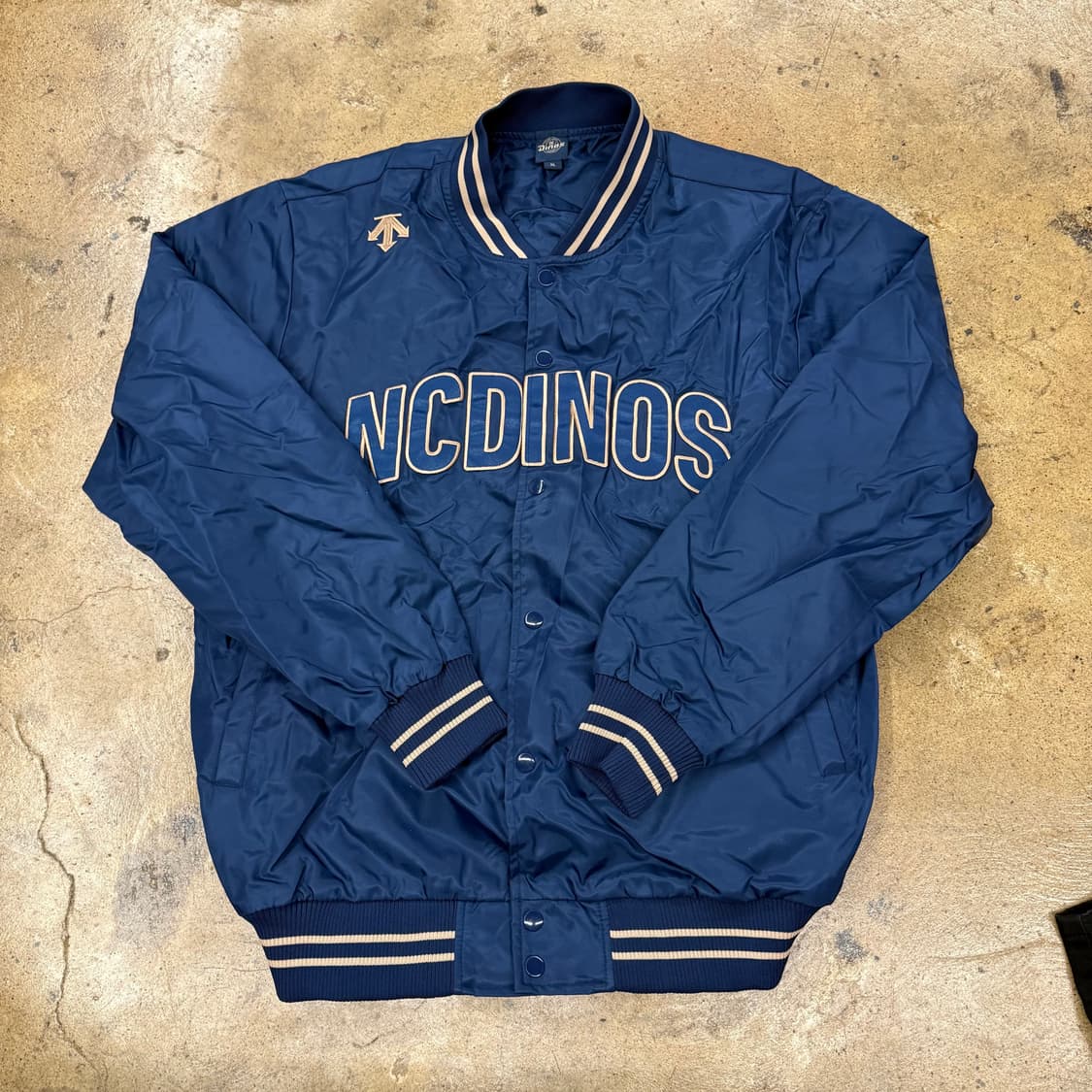 [정품/XL] 데상트 NC 다이노스 야구 춘추점퍼 b10 상품이미지2