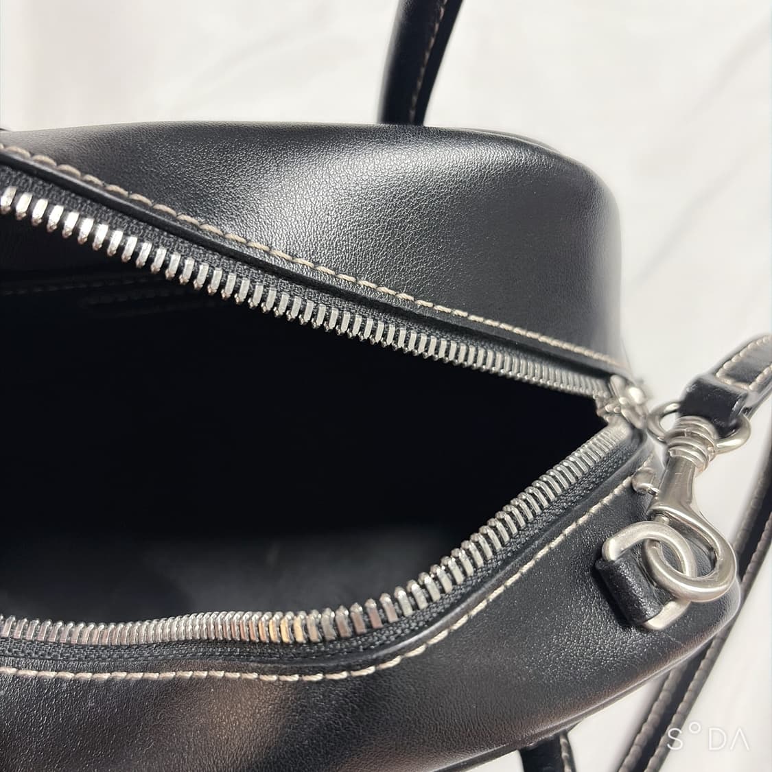 MARGE SHERWOOD 마지셔우드 소프트 미니 토트백 블랙 상품이미지7