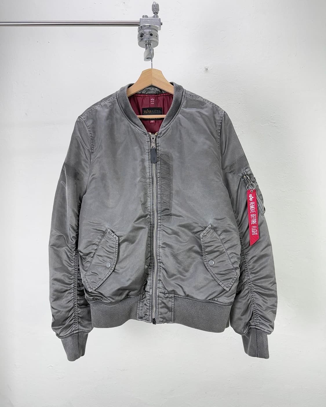 알파 인더스트리 건메탈 플라이트 블러드 칫 ma-1 자켓 상품이미지1