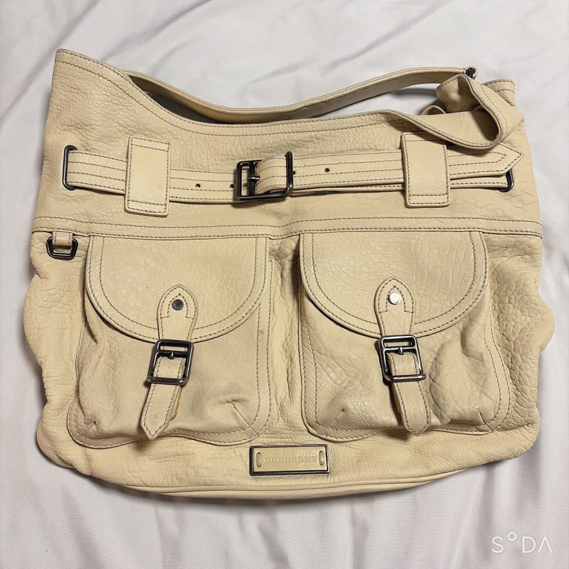 버버리 옐로우 숄더백 상품이미지1