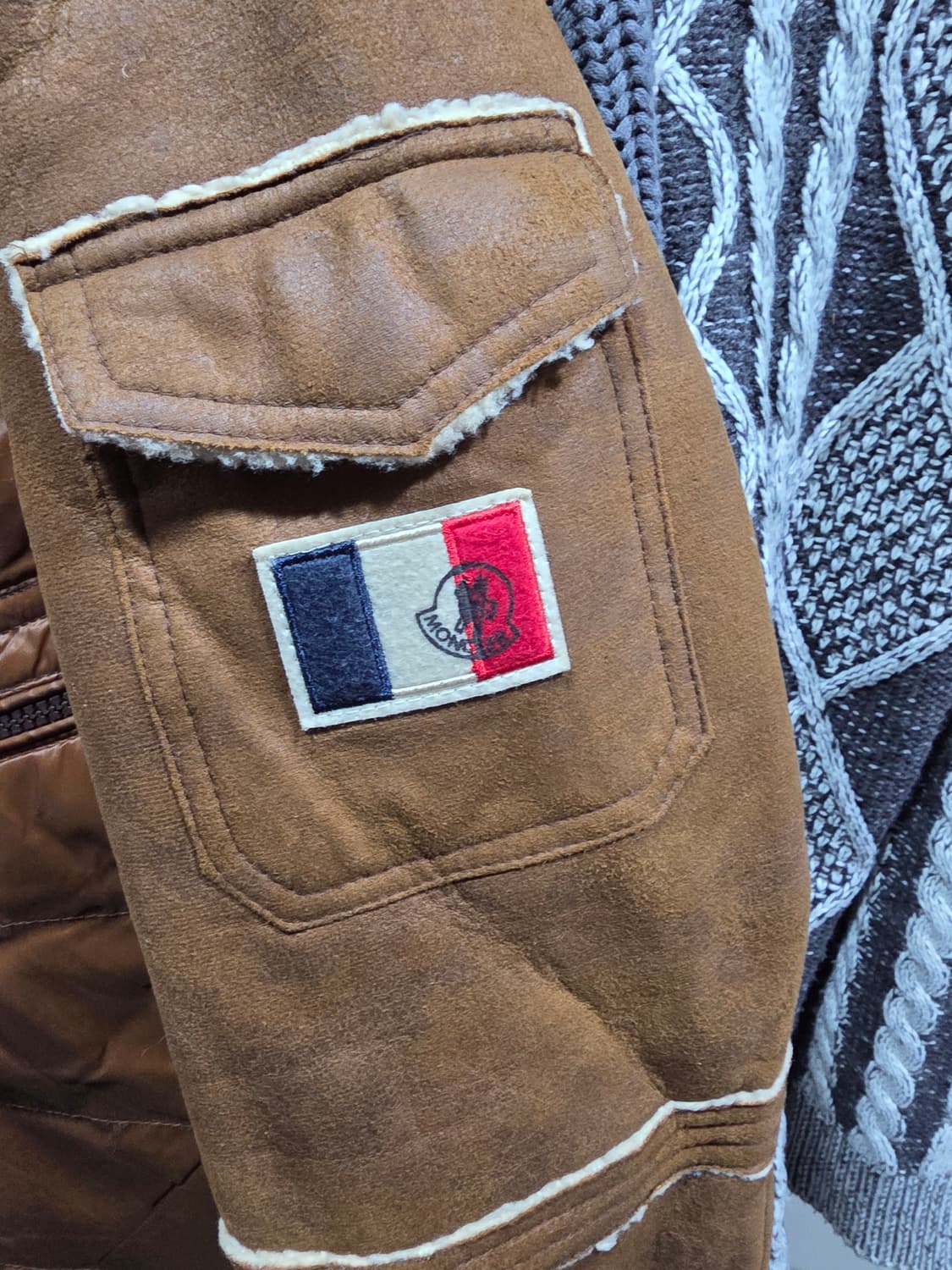 몽클레르 빈티지 무스탕 패딩 자켓 / 희소템 상품이미지2