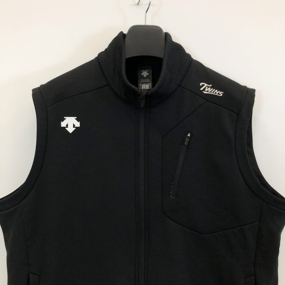 데상트 트윈스 기모 트레이닝조끼 115-120  상품이미지2