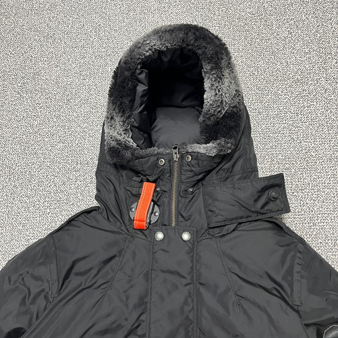 네파 구스다운 숏패딩 상품이미지2