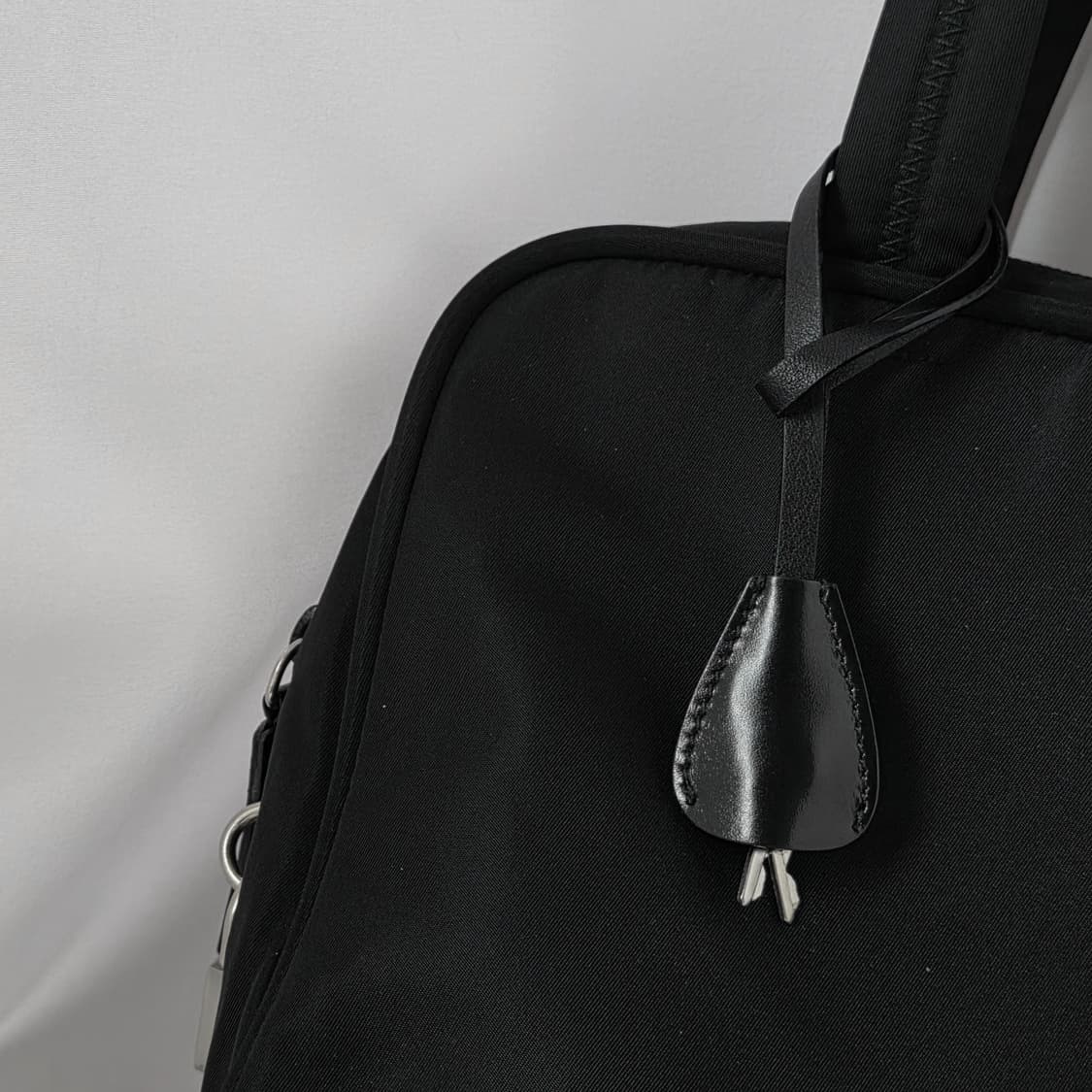 [정품 PRADA] 프라다 포코노 나일론 스몰 토트백 상품이미지2