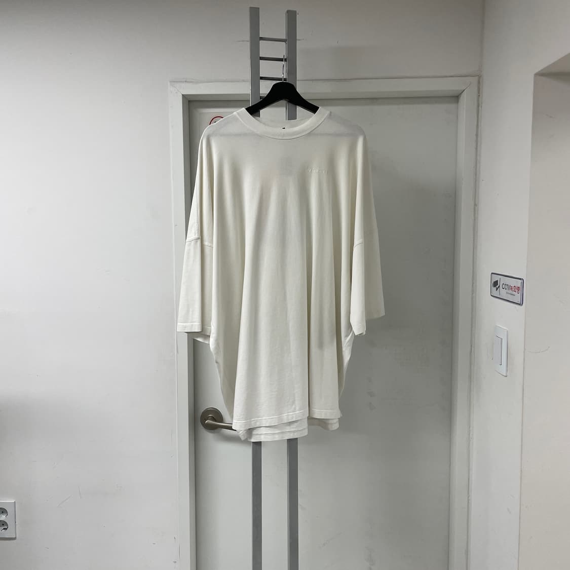 발렌시아가 화이트 반팔 티셔츠 XS 상품이미지1