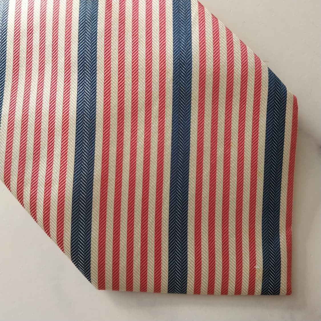 던힐 실크 핑크 스트라이프 넥타이 9.2cm A+~A등급 K1812
 상품이미지7