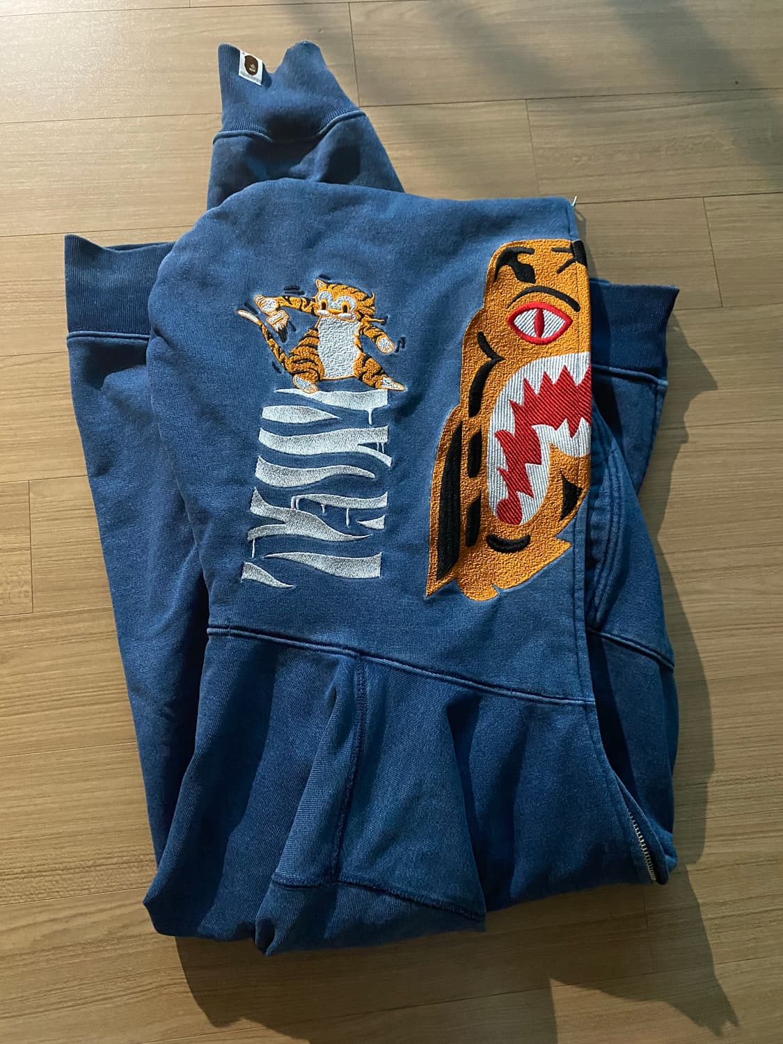 베이프 타이거 후드집업 상품이미지2