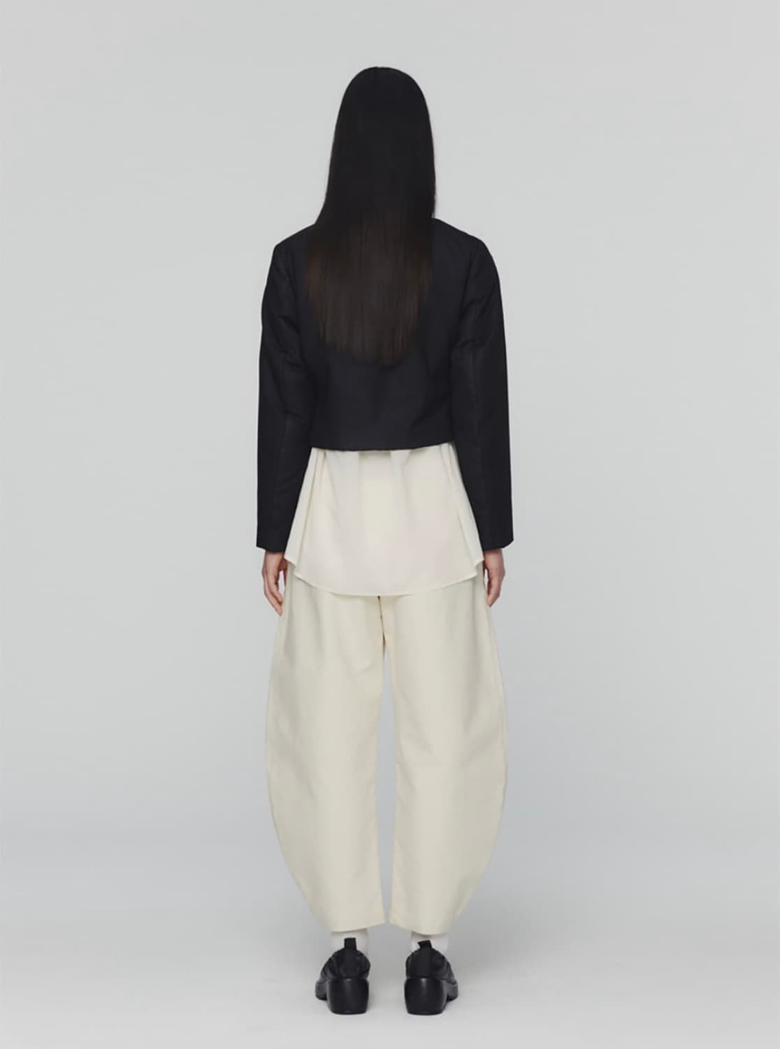 Amomento Women Curved Leg Pants 상품이미지5