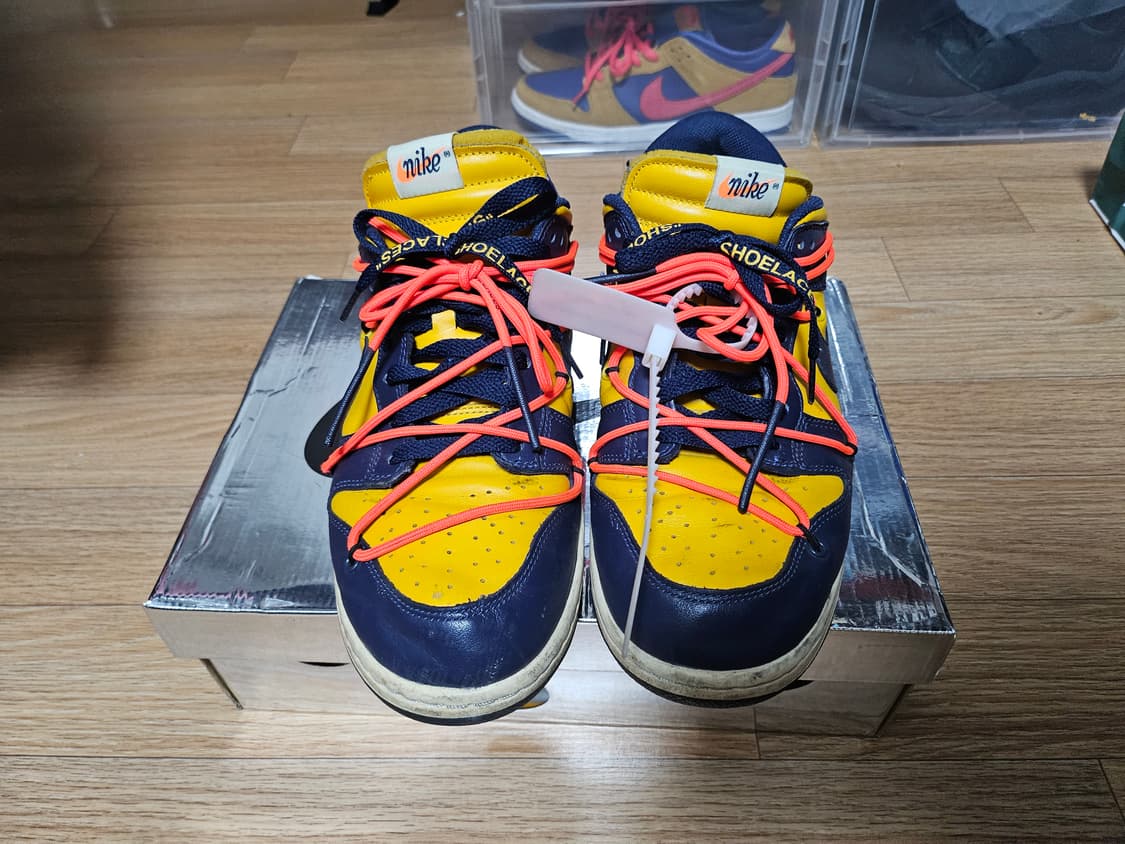(280) 나이키 x 오프화이트 덩크 로우 유니버시티 골드 미드나잇 네이 상품이미지1