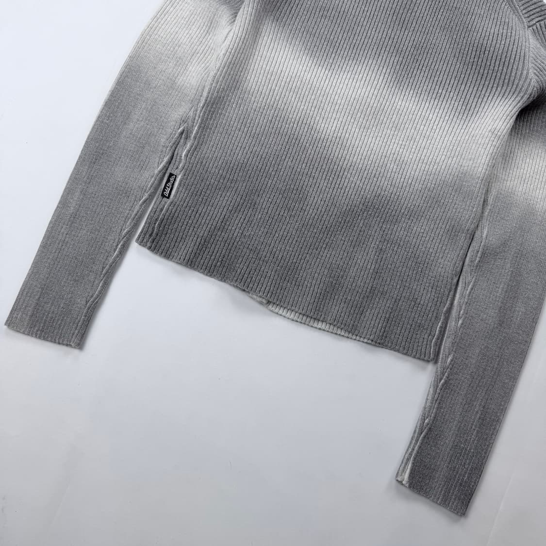 오드스튜디오 사선 그라데이션 니트 집업 상품이미지8