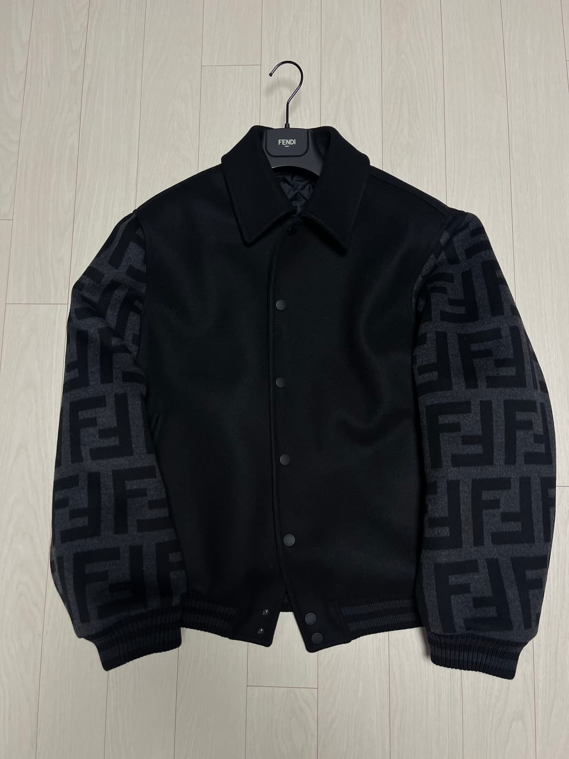 펜디 로고 울 바시티자켓 상품이미지1