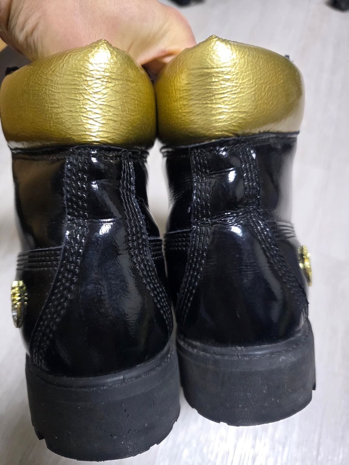 팀버랜드 6인치 한정판 에나멜 블랙 레더부츠(260) 상품이미지5