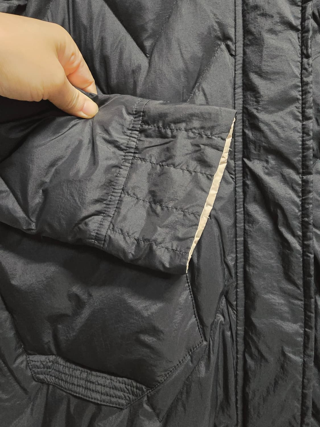 엘렌  퀼팅 다운롱패딩 블랙 상품이미지4