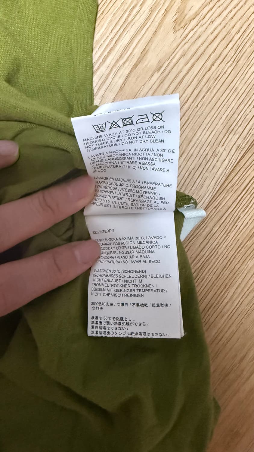 오프화이트 카키 반팔 티셔츠 상품이미지7