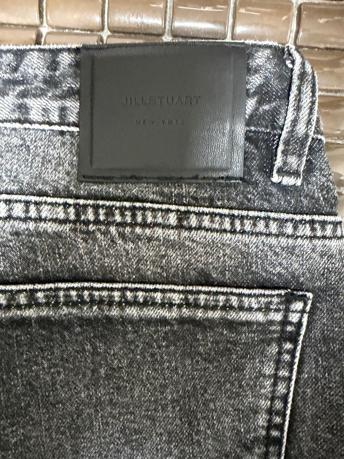 질스튜어트 뉴욕 밑단 슬릿 흑청 데님진 31-32 사이즈 상품이미지4