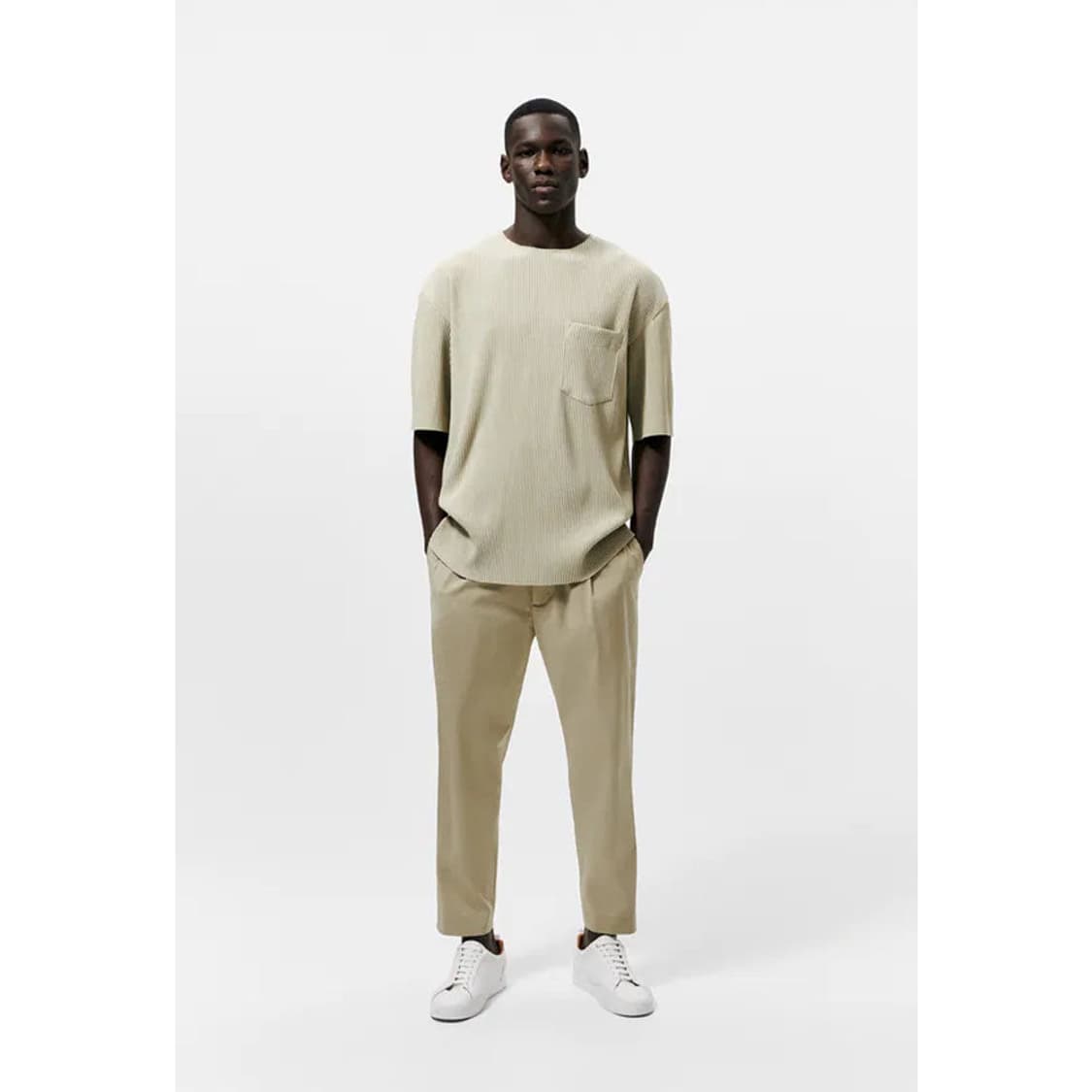 자라 ZARA 플리츠 티셔츠 L 상품이미지4