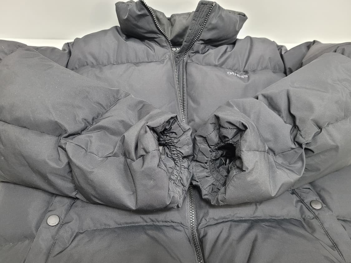 GUESS 20FW 게스 다운 숏 패딩 / 여 M (165-88A) 블랙 상품이미지4