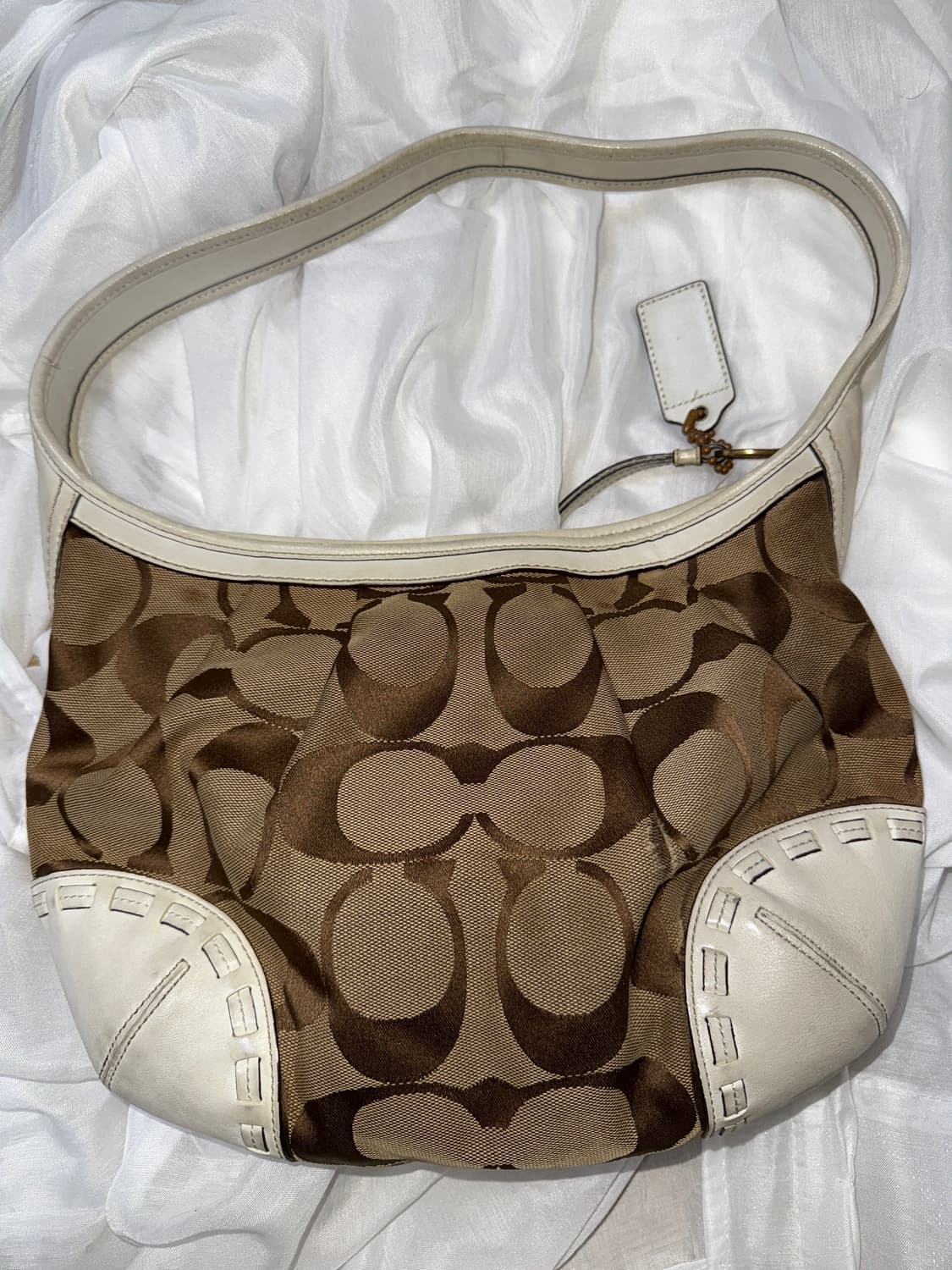 코치 시그니처 숄더백 상품이미지8