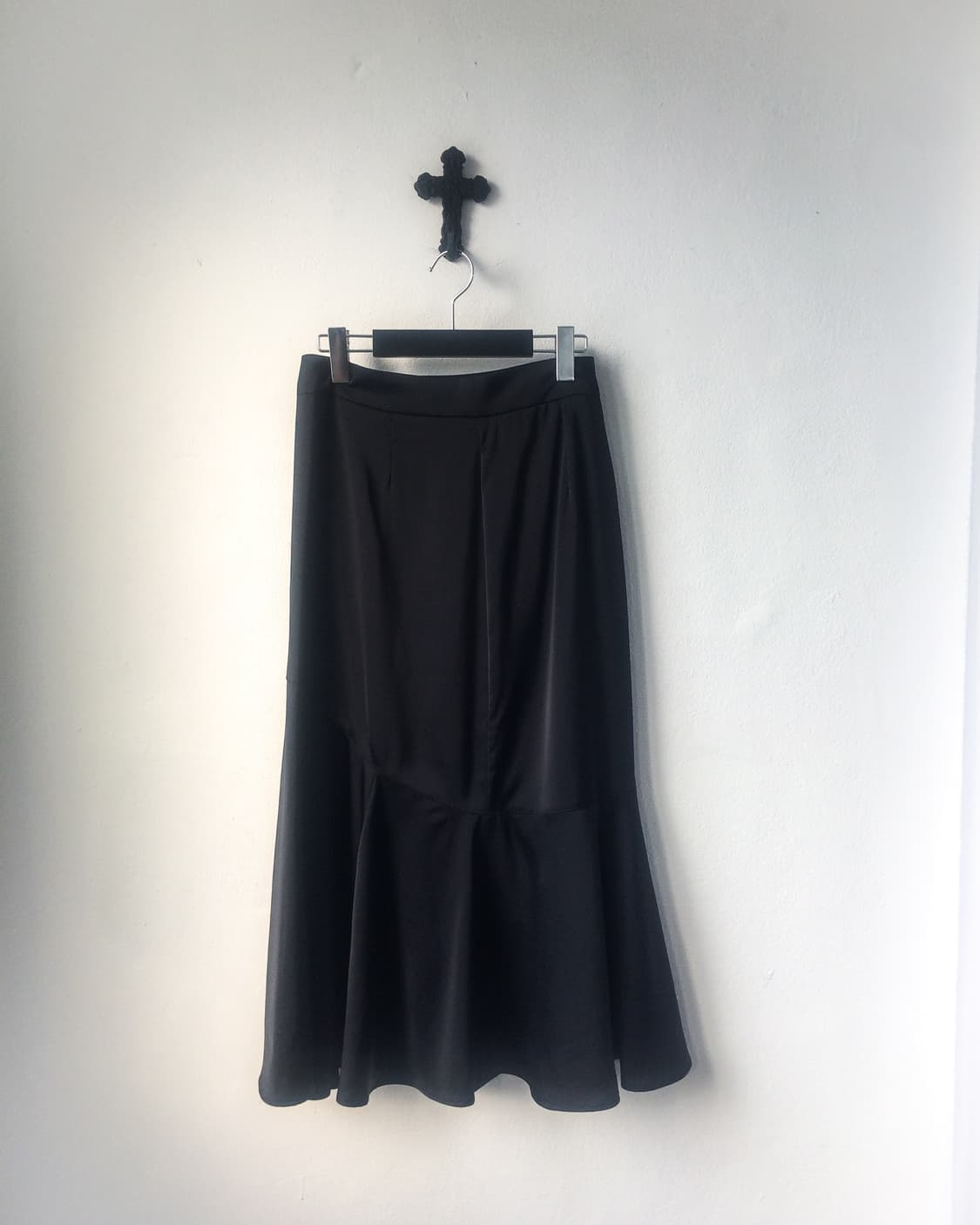 Glossy long skirt 상품이미지1