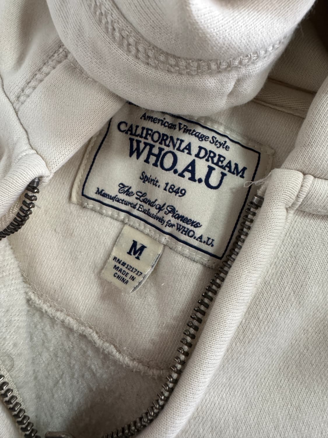 후아유 시그니처 패치 로고 아이보리 후드집업 상품이미지3