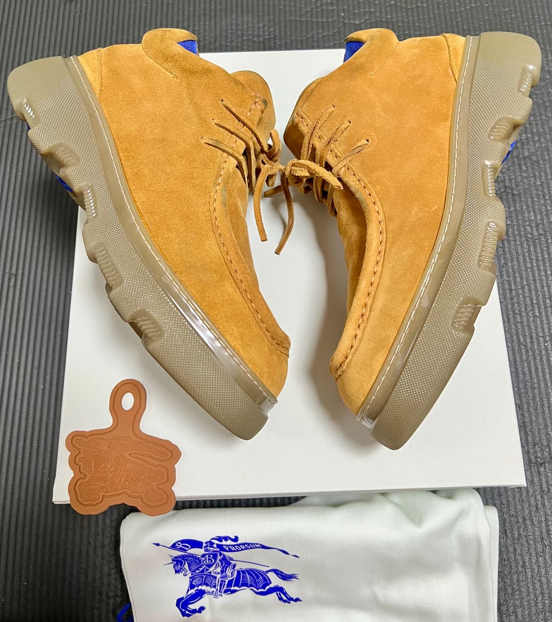 [43.5] 버버리 스웨이드 크리퍼 미드 상품이미지4