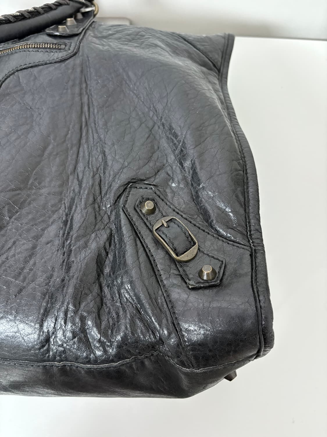 발렌시아가 위켄더 모터백 블랙 상품이미지6