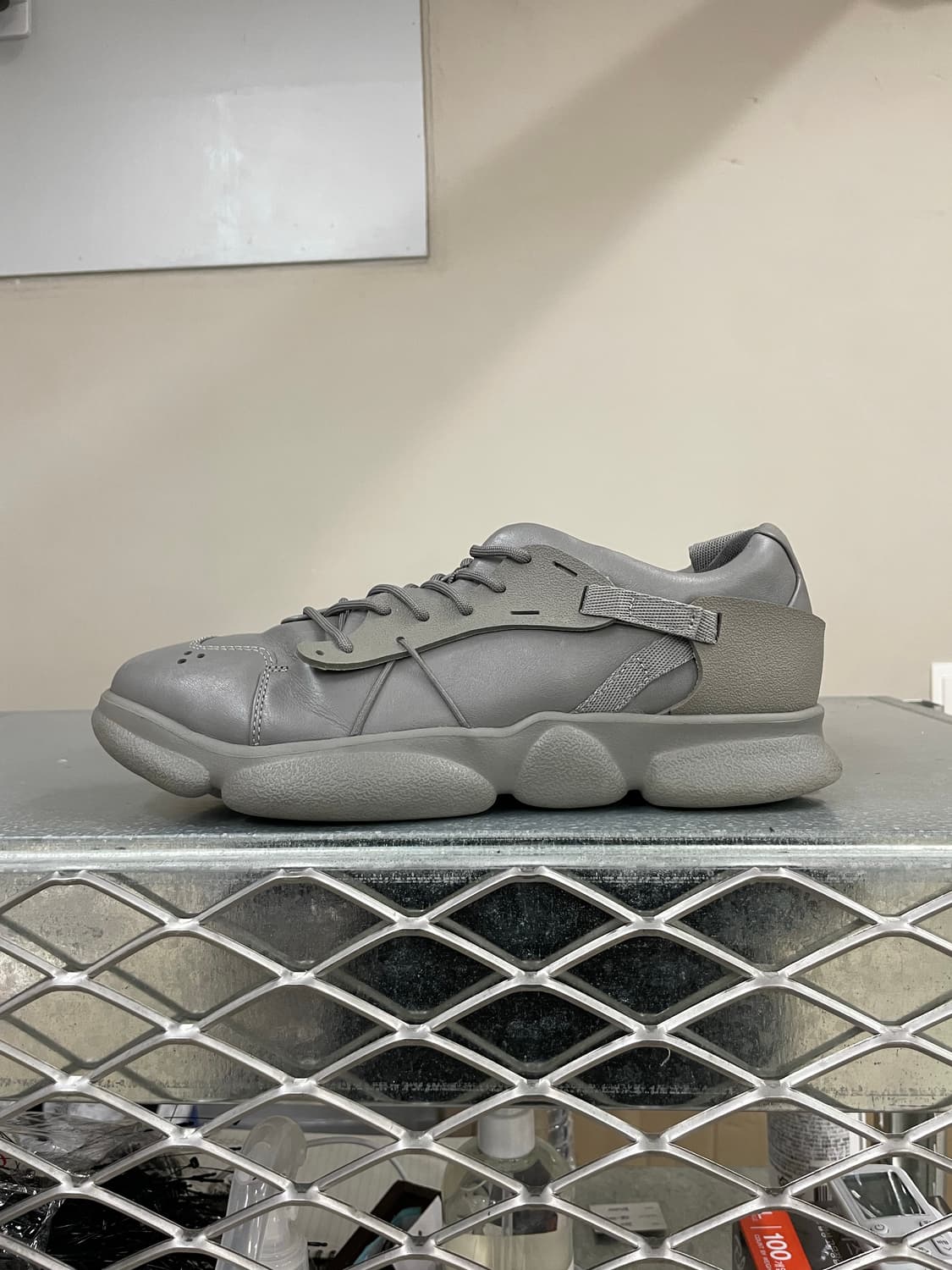 캠퍼 카스트 레더 스니커즈 그레이 42 상품이미지1