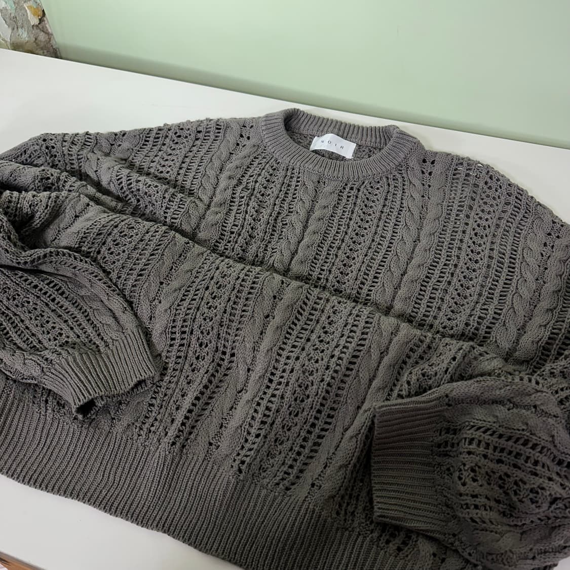 VTG NOIR 진그레이 루즈오버핏 시스루 꽈베기니트 판매가 1.6 배송 상품이미지1