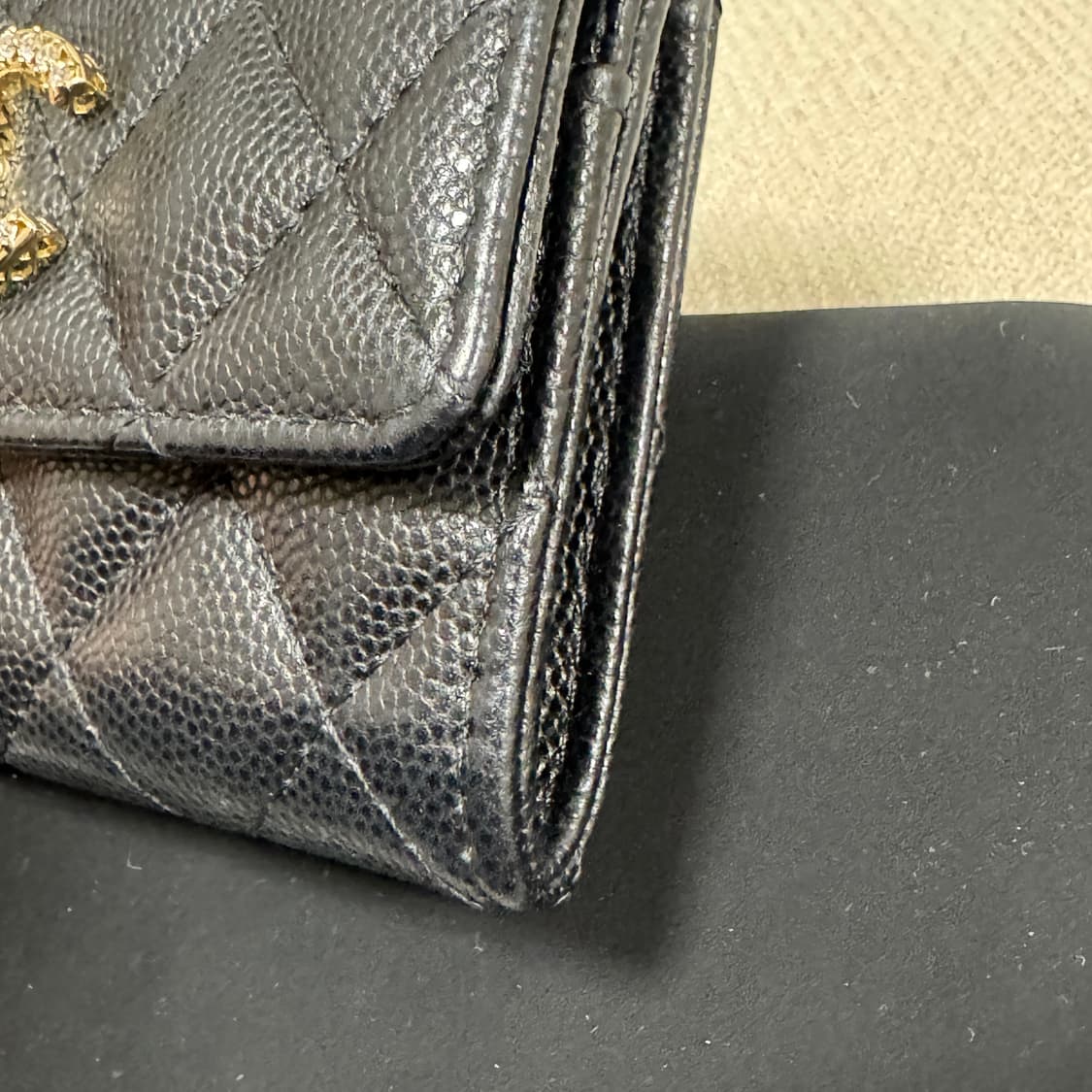 샤넬 큐빅 캐비어 똑딱이 카드지갑 내장칩 상품이미지5