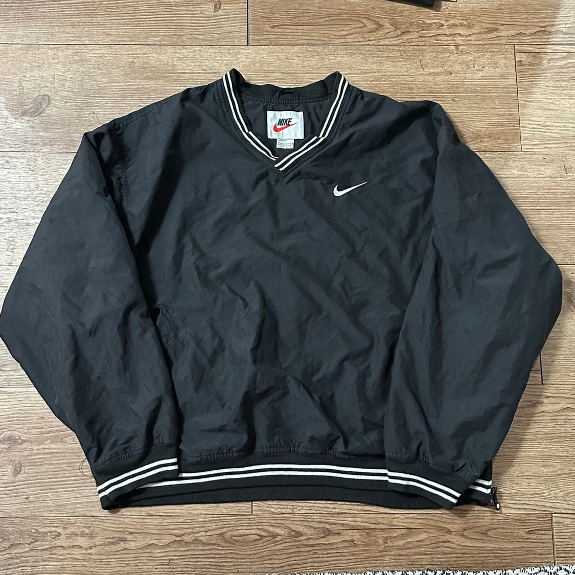 XL 나이키 블랙 브이넥 웜업 상품이미지1