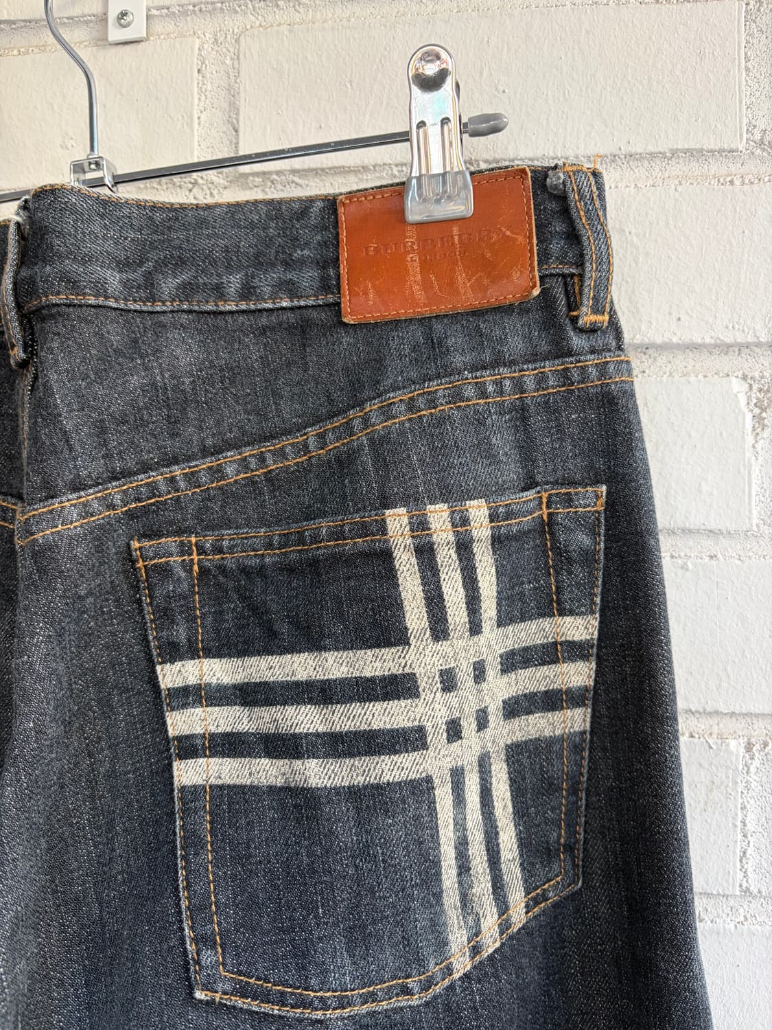 버버리 런던 데님 팬츠 상품이미지2