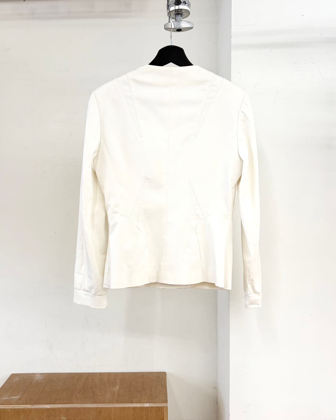 크리스찬 디올 부티크 화이트 브이넥 코튼 자켓  상품이미지6