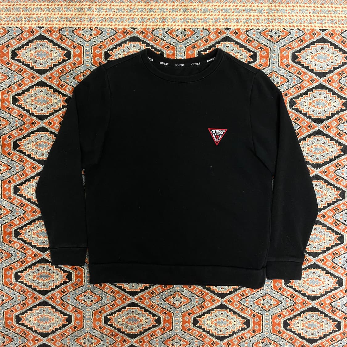 게스 자수로고 블랙 기모 맨투맨 티셔츠 여성S 상품이미지1