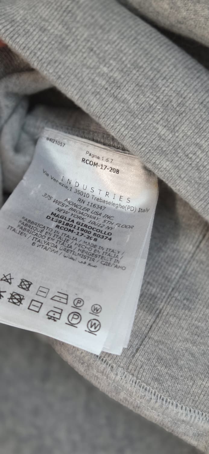 몽클레어 감마블루 스웻 S
드라이완료 택포 상품이미지9