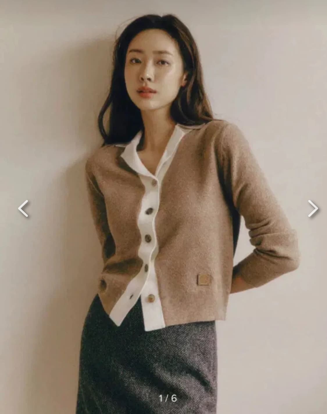 앳코너 슈퍼파인 메리노 울 카라 콤비 니트 가디건 베이지 (차정원 착용) 상품이미지1